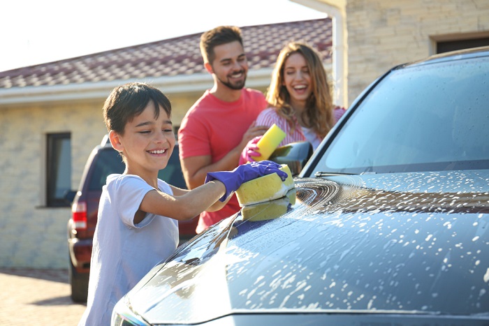 Detersivo fai-da-te per lavare l'auto nel modo migliore